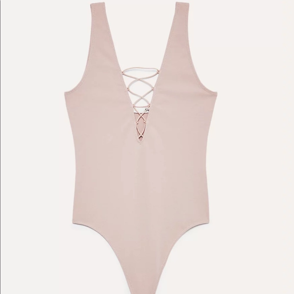 Aritzia (Wilfred Free) Bodysuit. NWOT.